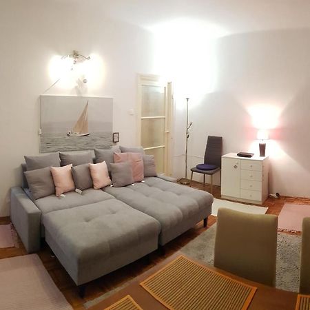 Rávágy Apartman Kecskemét Esterno foto