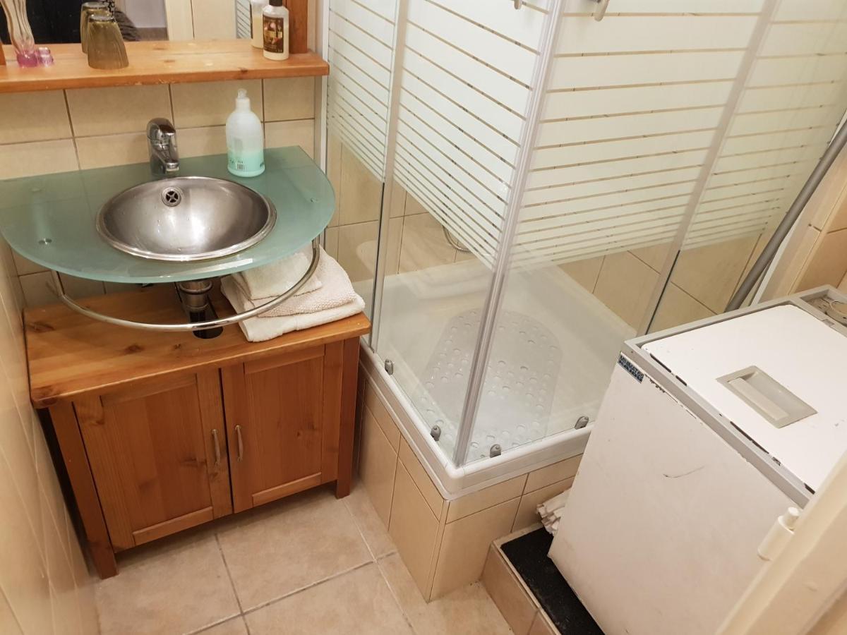 Rávágy Apartman Kecskemét Esterno foto